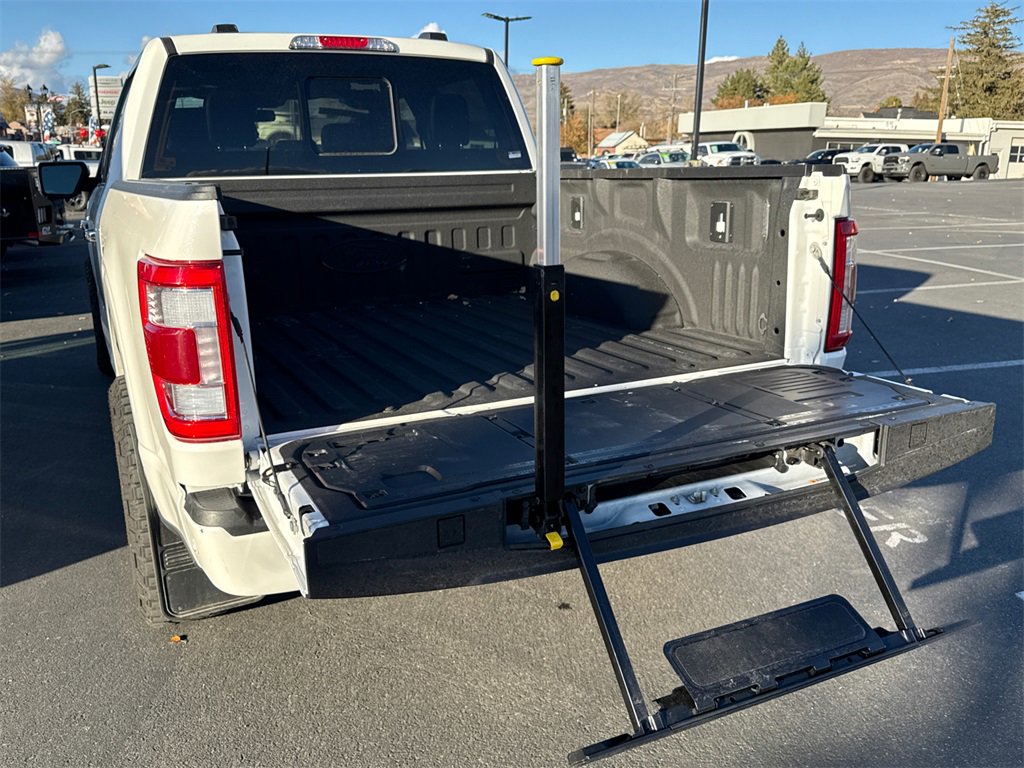 Used 2023 Ford F150 Platinum image 13