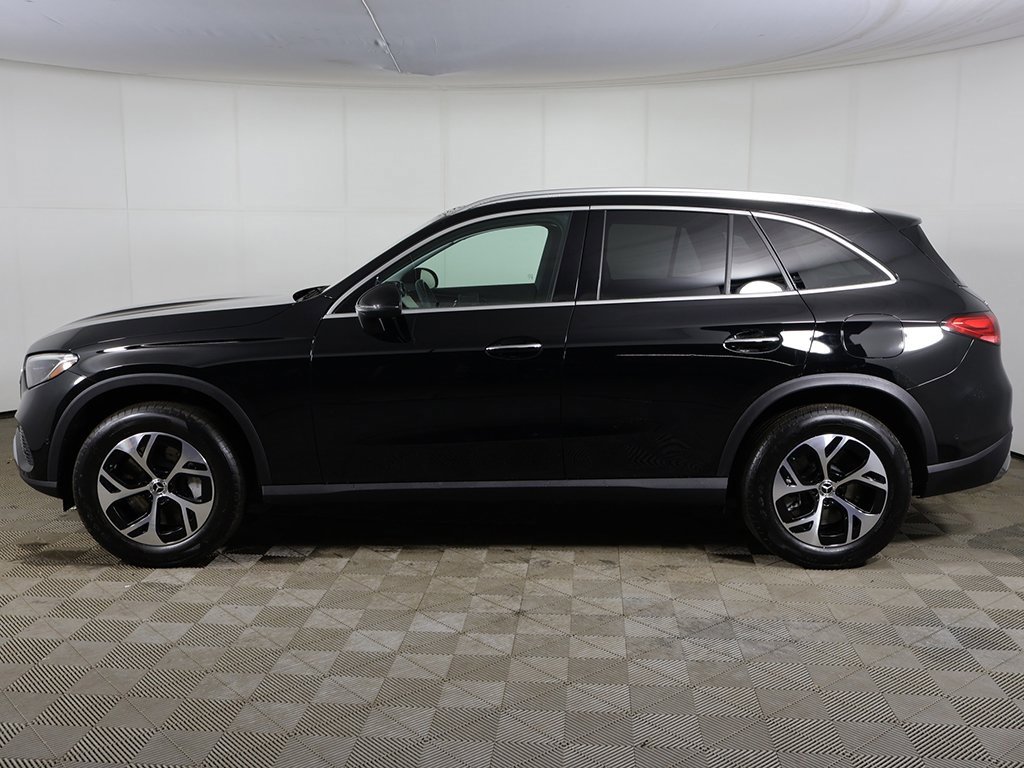 Used 2025 Mercedes-Benz GLC 350e 4MATIC image 13