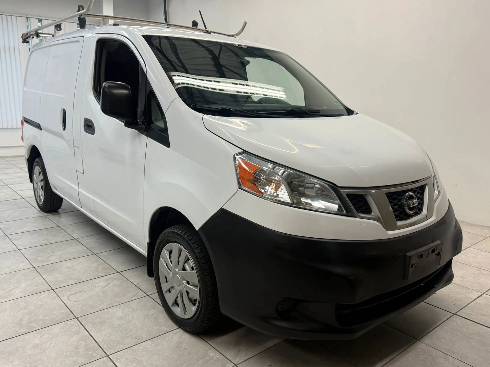 Used 2017 Nissan NV200 S image 1