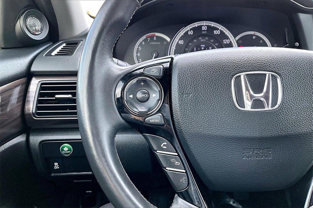Used 2017 Honda Accord EX-L image 25