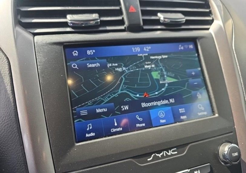 Used 2020 Ford Fusion SE image 5