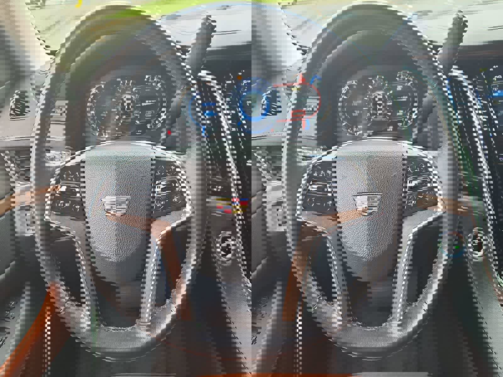 Used 2018 Cadillac Escalade ESV Premium Luxury image 23