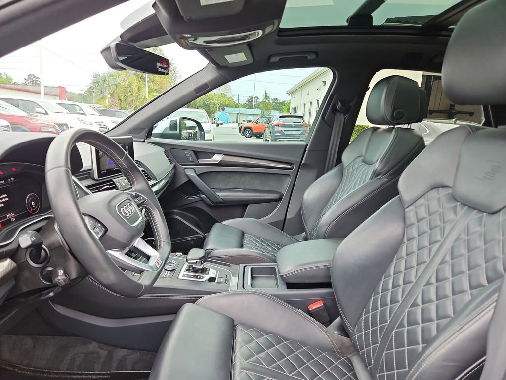 Used 2018 Audi SQ5 Premium Plus w/ Navigation Package image 24