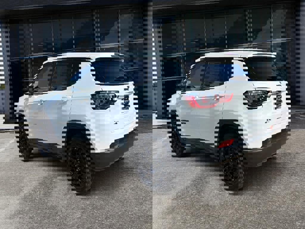 New 2026 Jeep Compass Latitude image 5