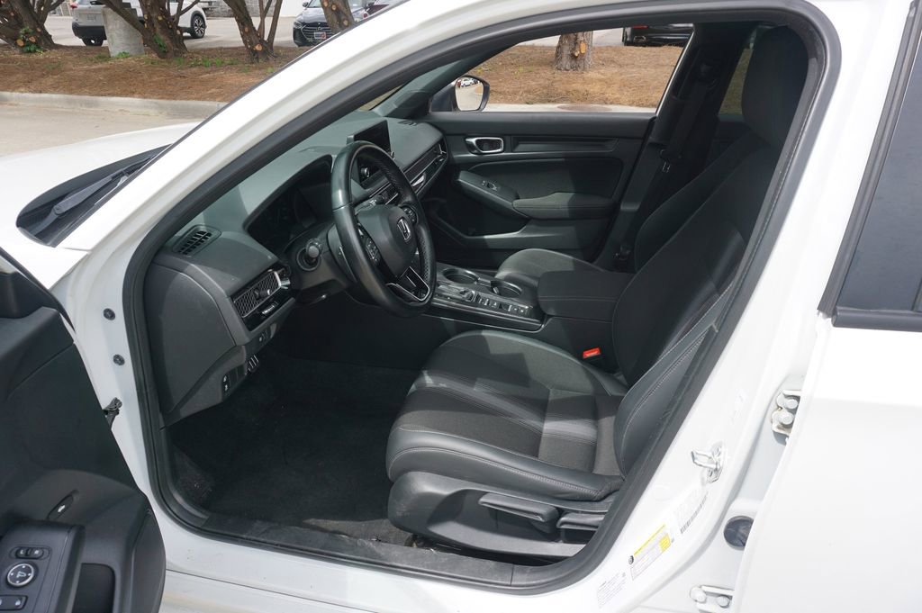 Used 2023 Honda Civic Sport image 2