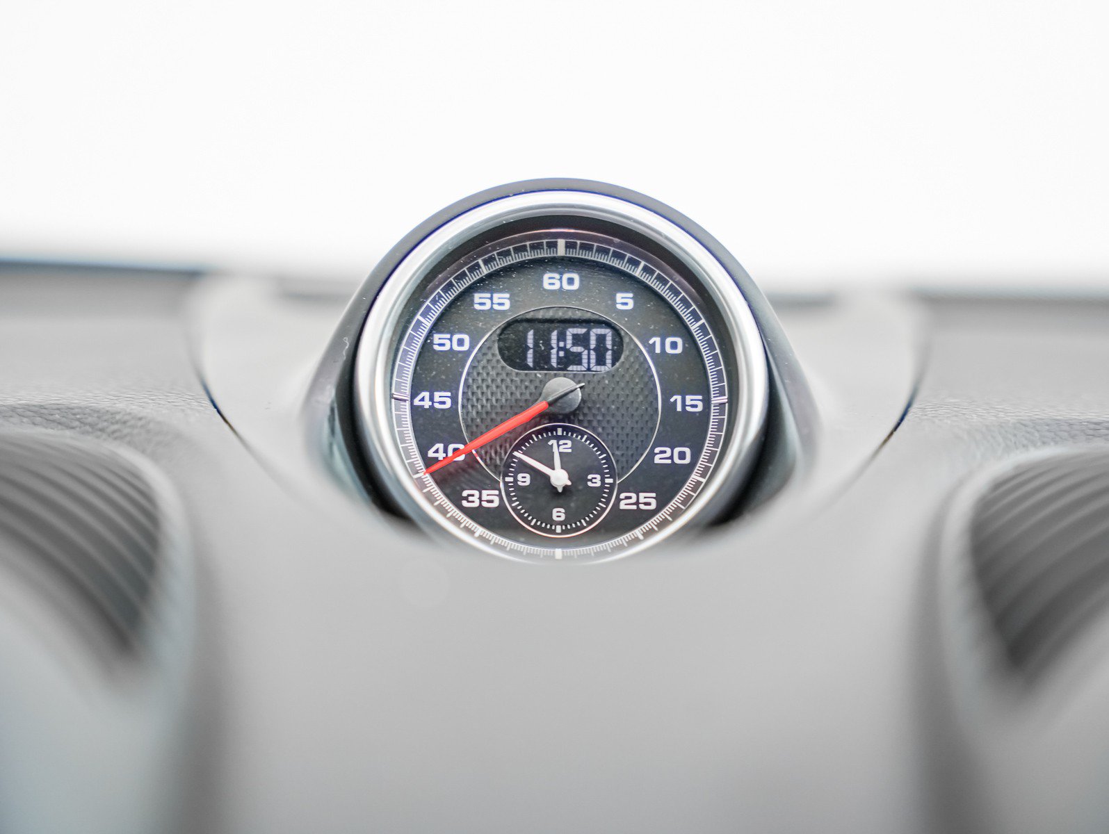 Certified 2025 Porsche 718 Cayman RWD image 25