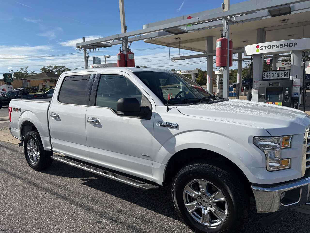 Used 2017 Ford F150 XLT w/ Equipment Group 302A Luxury image 8