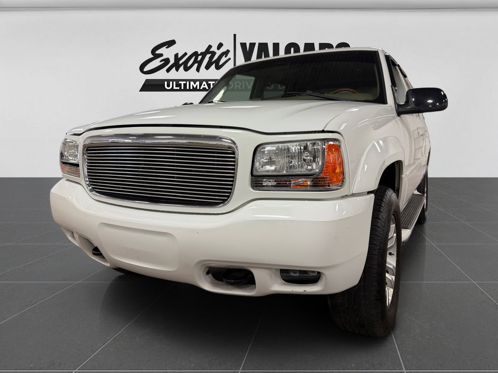 Used 2000 Cadillac Escalade 4WD image 9