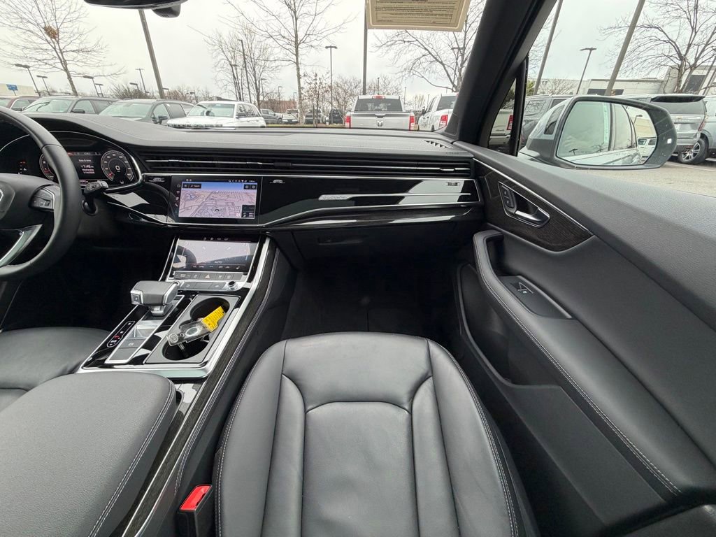 Used 2025 Audi Q7 3.0T Premium Plus image 21