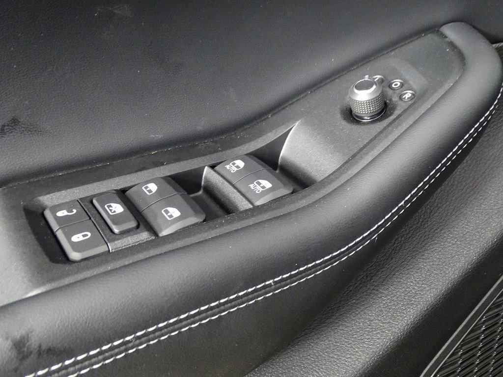 New 2025 Jeep Grand Cherokee L Laredo image 19