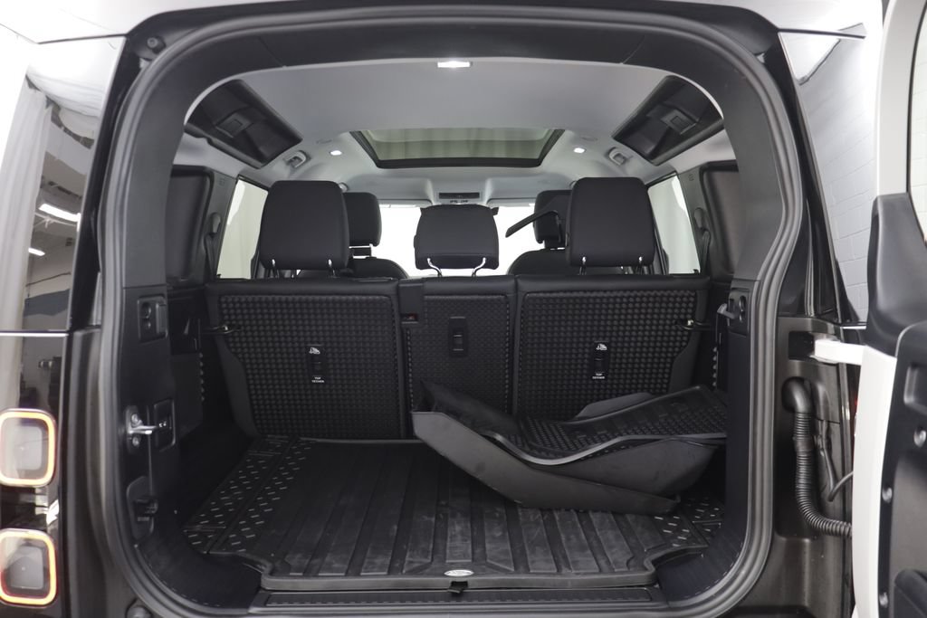 Certified 2026 Land Rover Defender 110 S AWD/4WD image 19