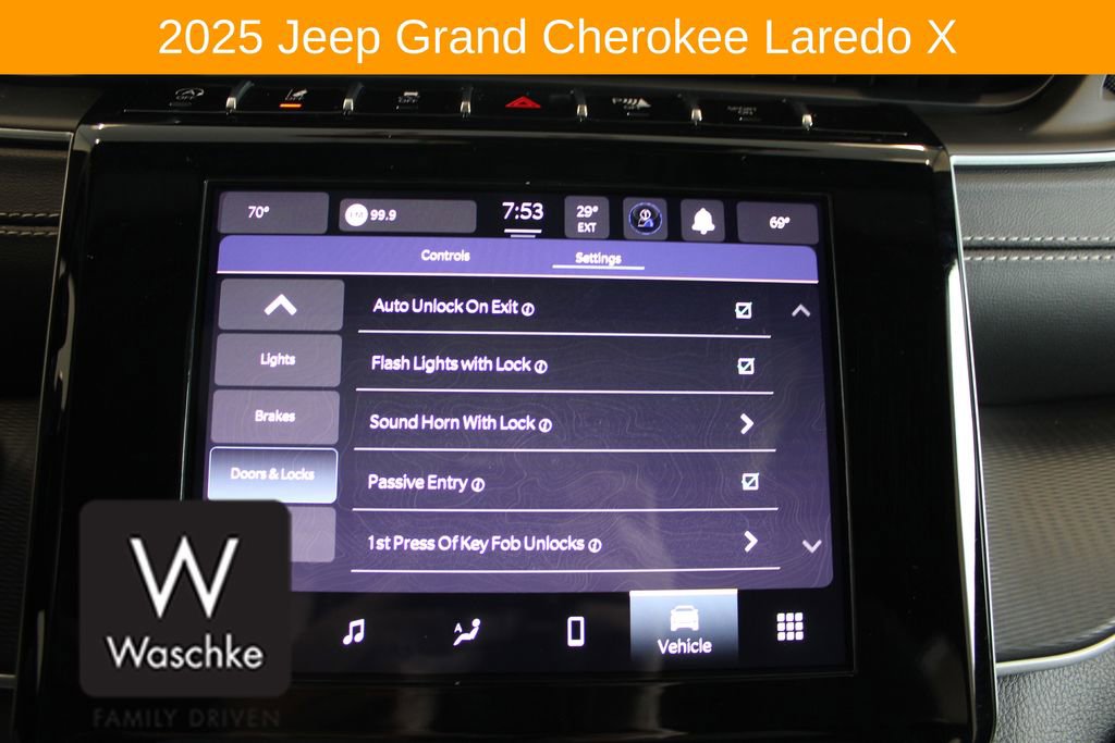 Used 2025 Jeep Grand Cherokee Laredo X w/ Trailer Tow Package AWD/4WD image 53
