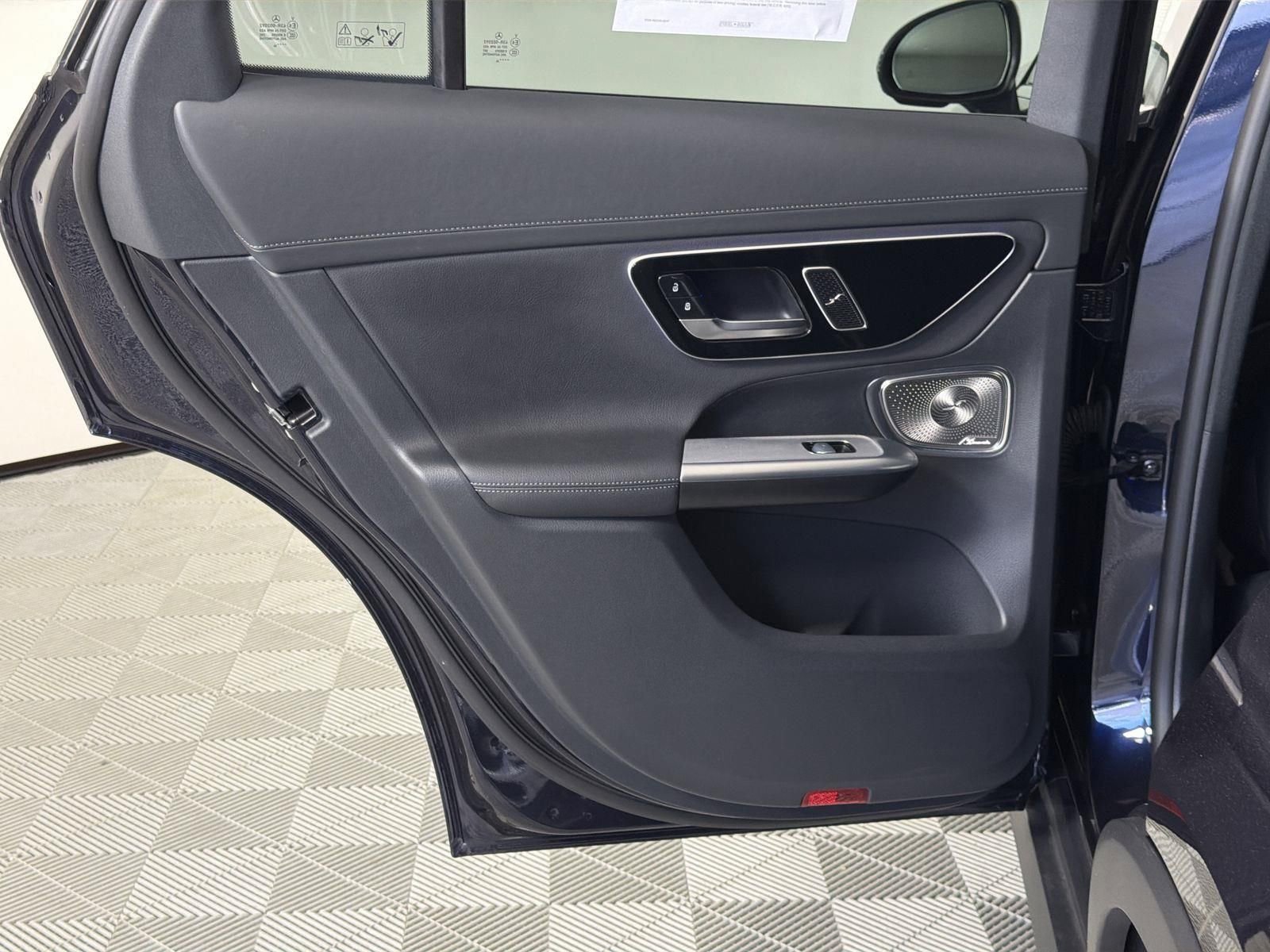 Used 2024 Mercedes-Benz GLC 300 image 25