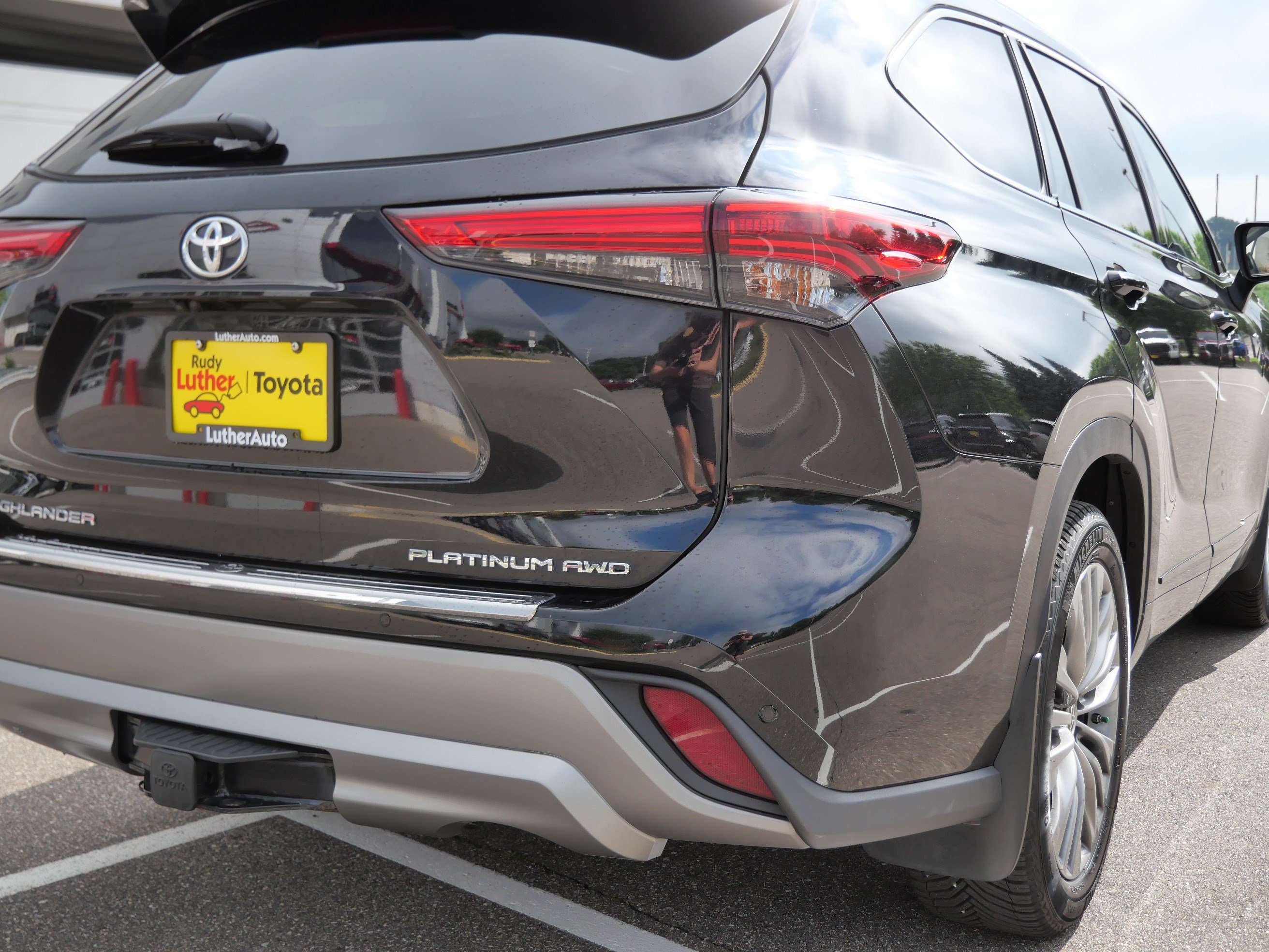 Used 2022 Toyota Highlander Platinum AWD/4WD image 18