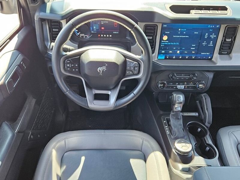 Used 2024 Ford Bronco Outer Banks image 7