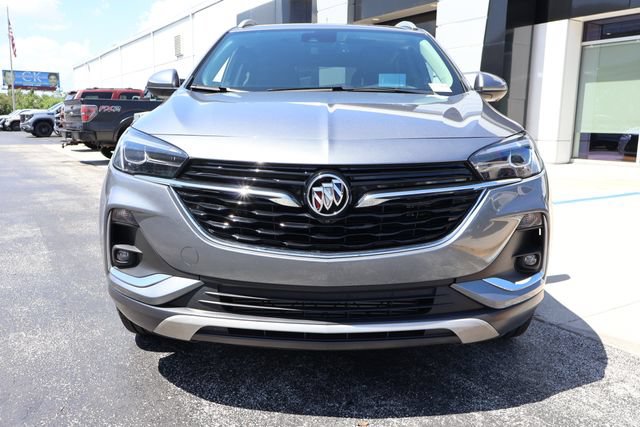 Used 2022 Buick Encore GX Essence w/ Advanced Technology Package FWD image 2