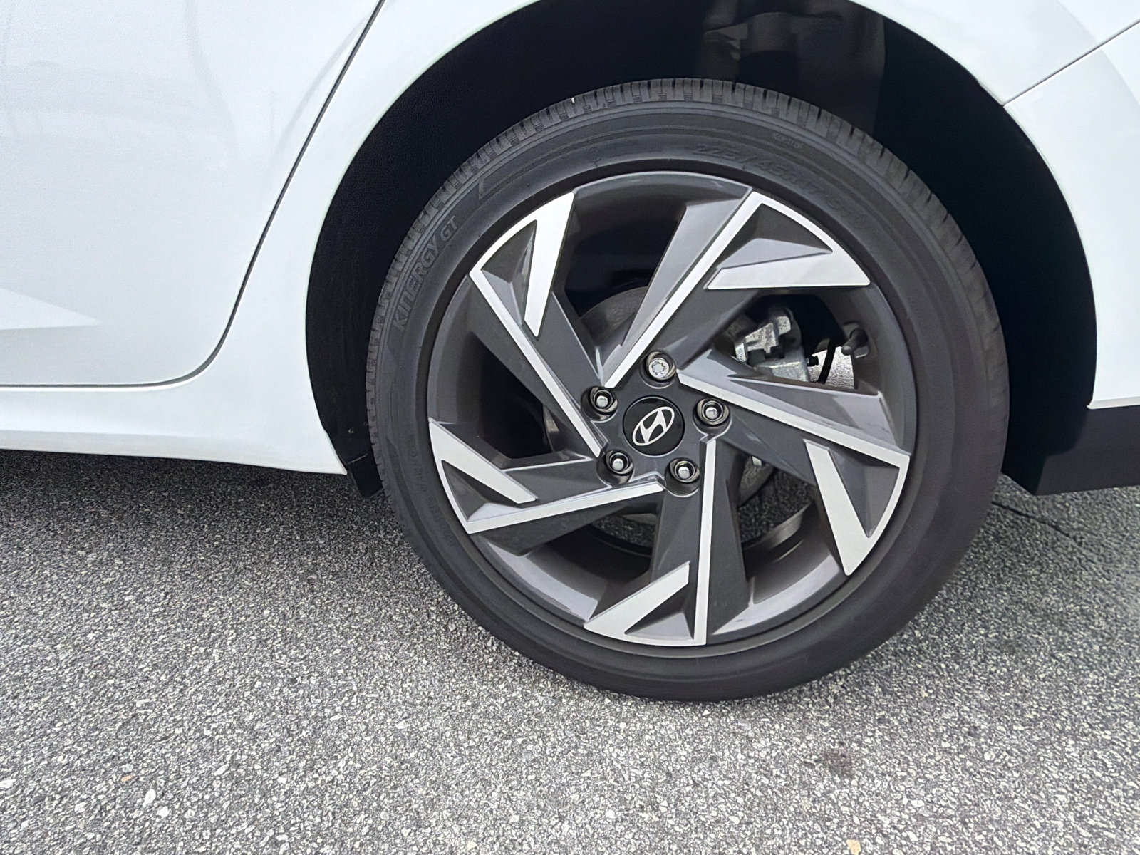 Certified 2025 Hyundai Elantra SEL FWD image 19