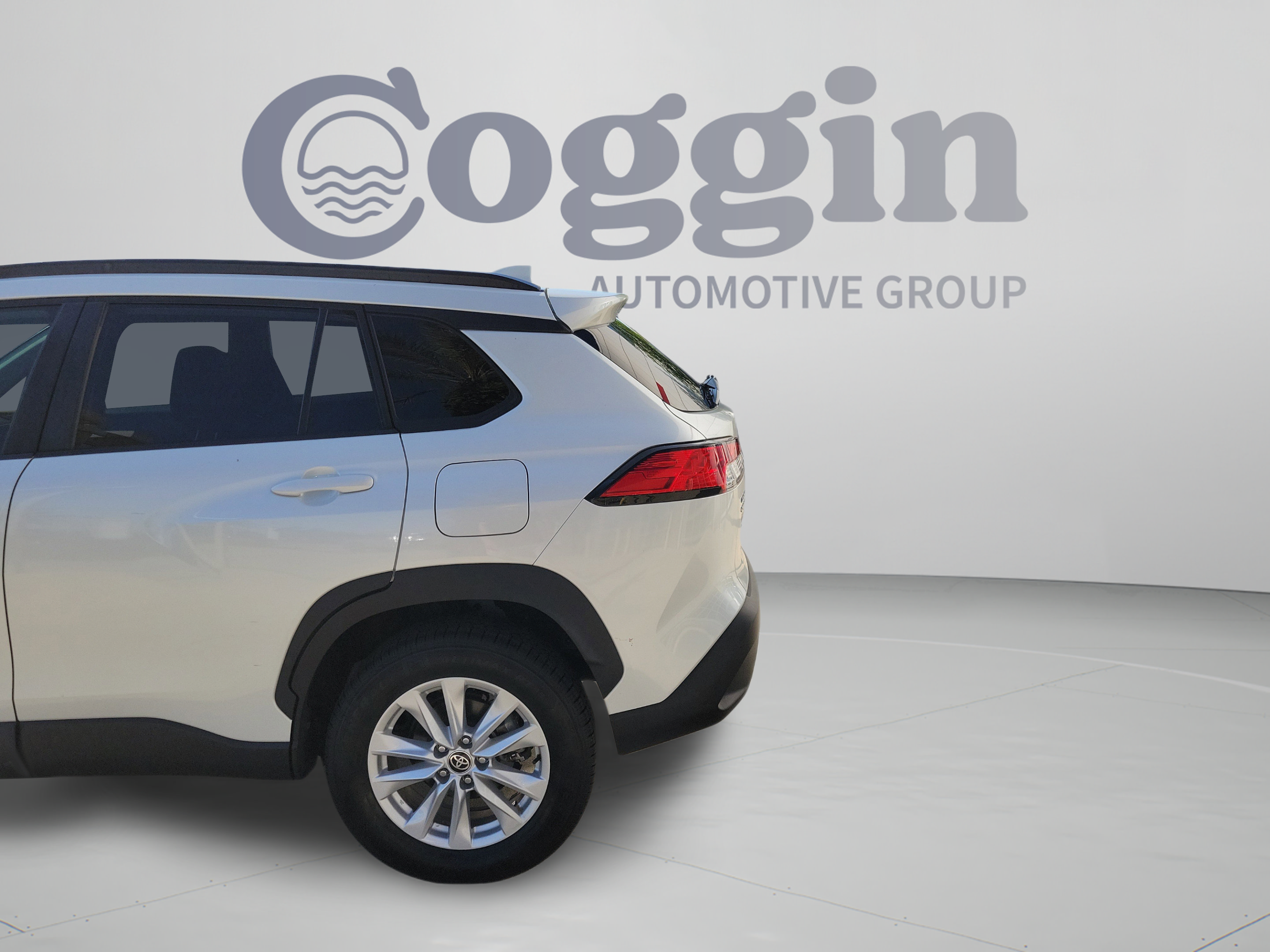 Used 2022 Toyota Corolla Cross LE FWD image 32