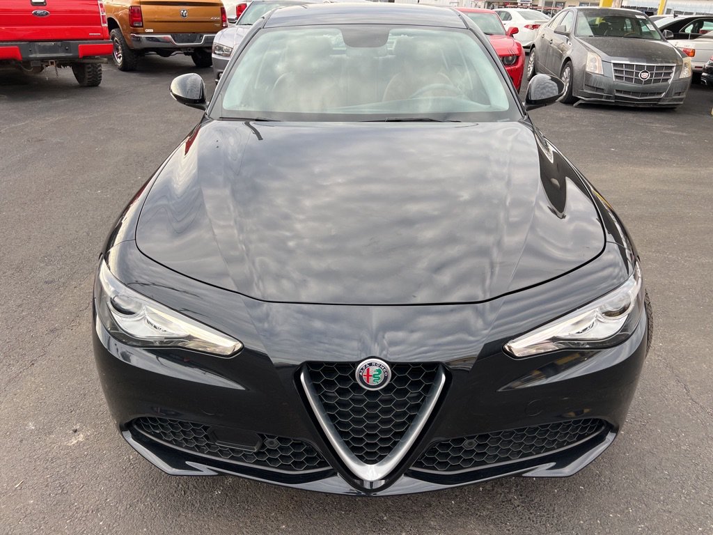 Used 2018 Alfa Romeo Giulia Ti w/ TI Leather Package AWD/4WD image 9