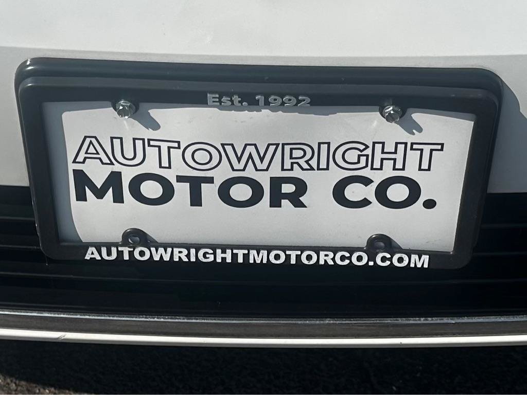 Used 2016 Volkswagen e-Golf SE FWD image 12
