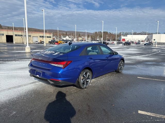 Used 2023 Hyundai Elantra SEL w/ Convenience Package image 5