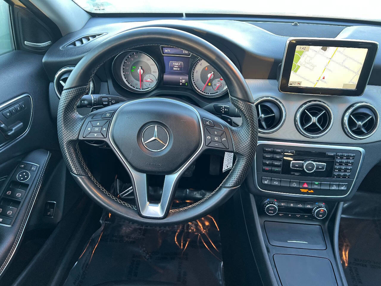 Used 2015 Mercedes-Benz GLA 250 4MATIC w/ Multimedia Package image 27