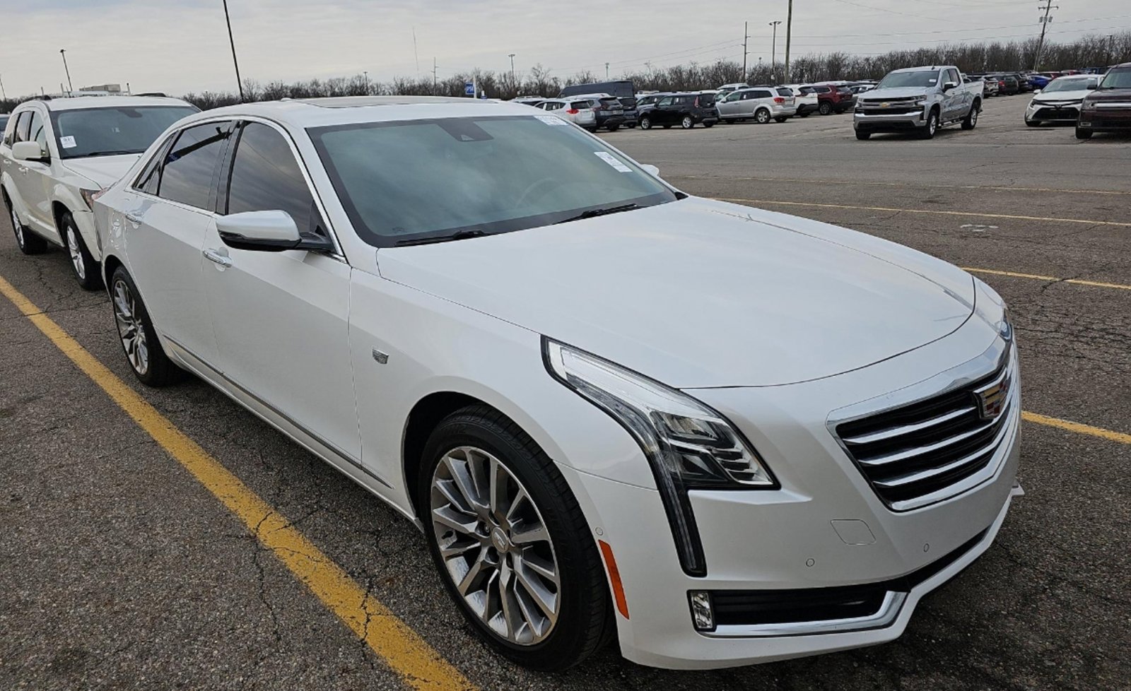 Used 2018 Cadillac CT6 Luxury AWD/4WD image 3