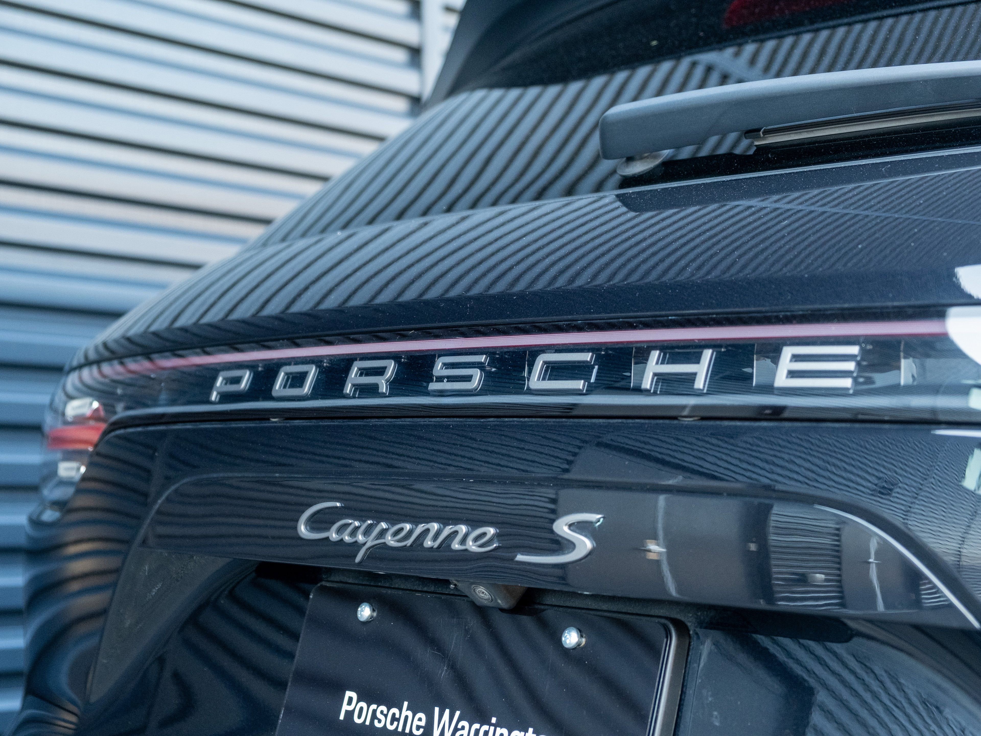Certified 2022 Porsche Cayenne S Platinum image 44
