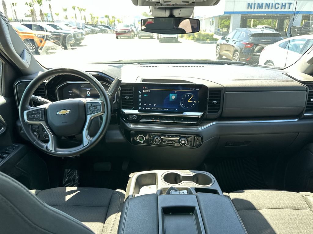 Used 2023 Chevrolet Silverado 1500 LT AWD/4WD image 18