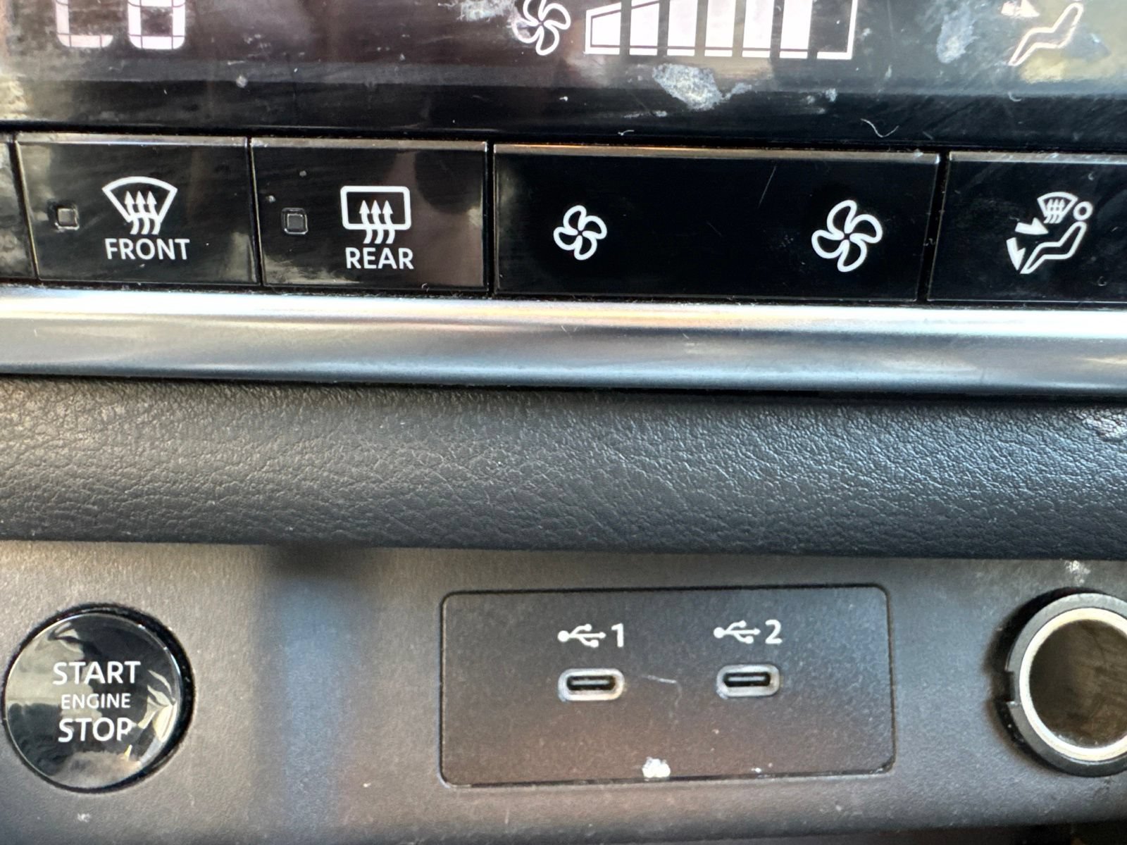 Used 2024 Nissan Rogue SV FWD image 9