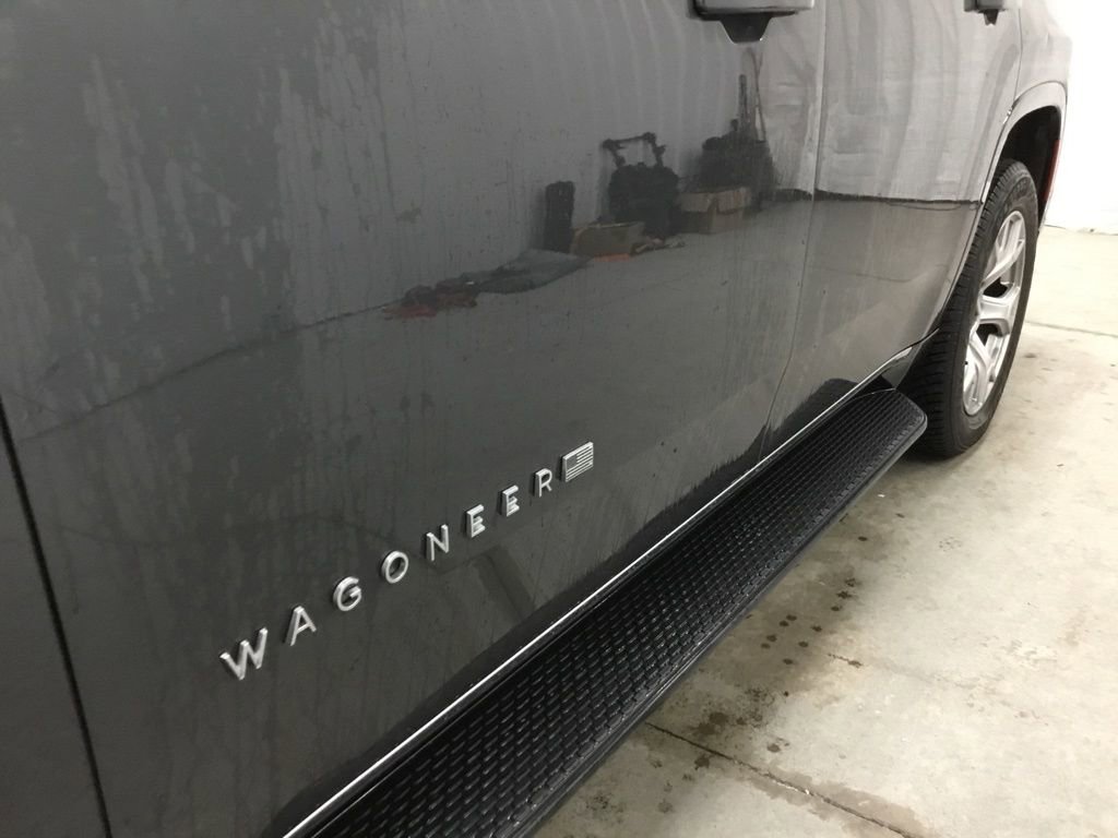 Used 2022 Jeep Wagoneer Series II AWD/4WD image 5