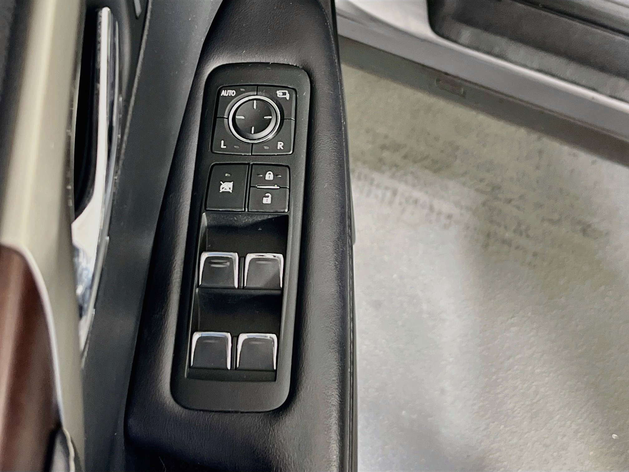 Used 2021 Lexus RX 450h AWD w/ Premium Package image 17