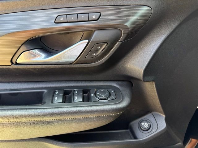 Used 2022 GMC Terrain SLT image 15