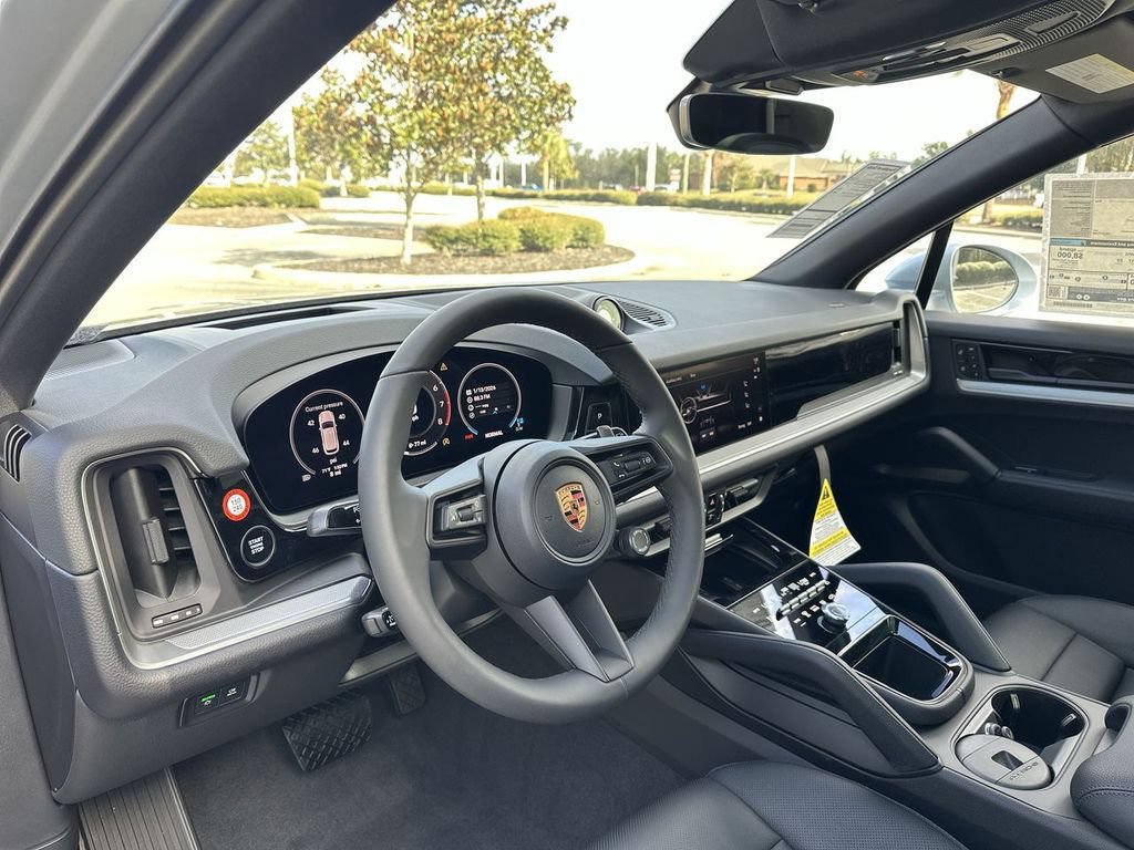 Certified 2026 Porsche Cayenne AWD/4WD image 4
