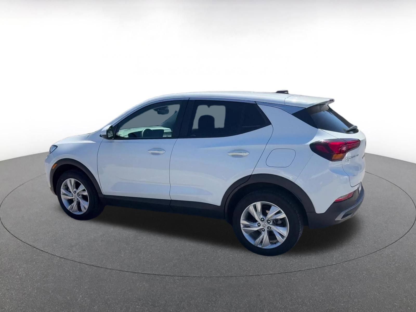Used 2025 Buick Encore GX Preferred AWD/4WD image 10