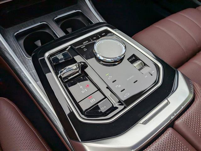Used 2024 BMW 760i xDrive w/ Executive Package AWD/4WD image 16