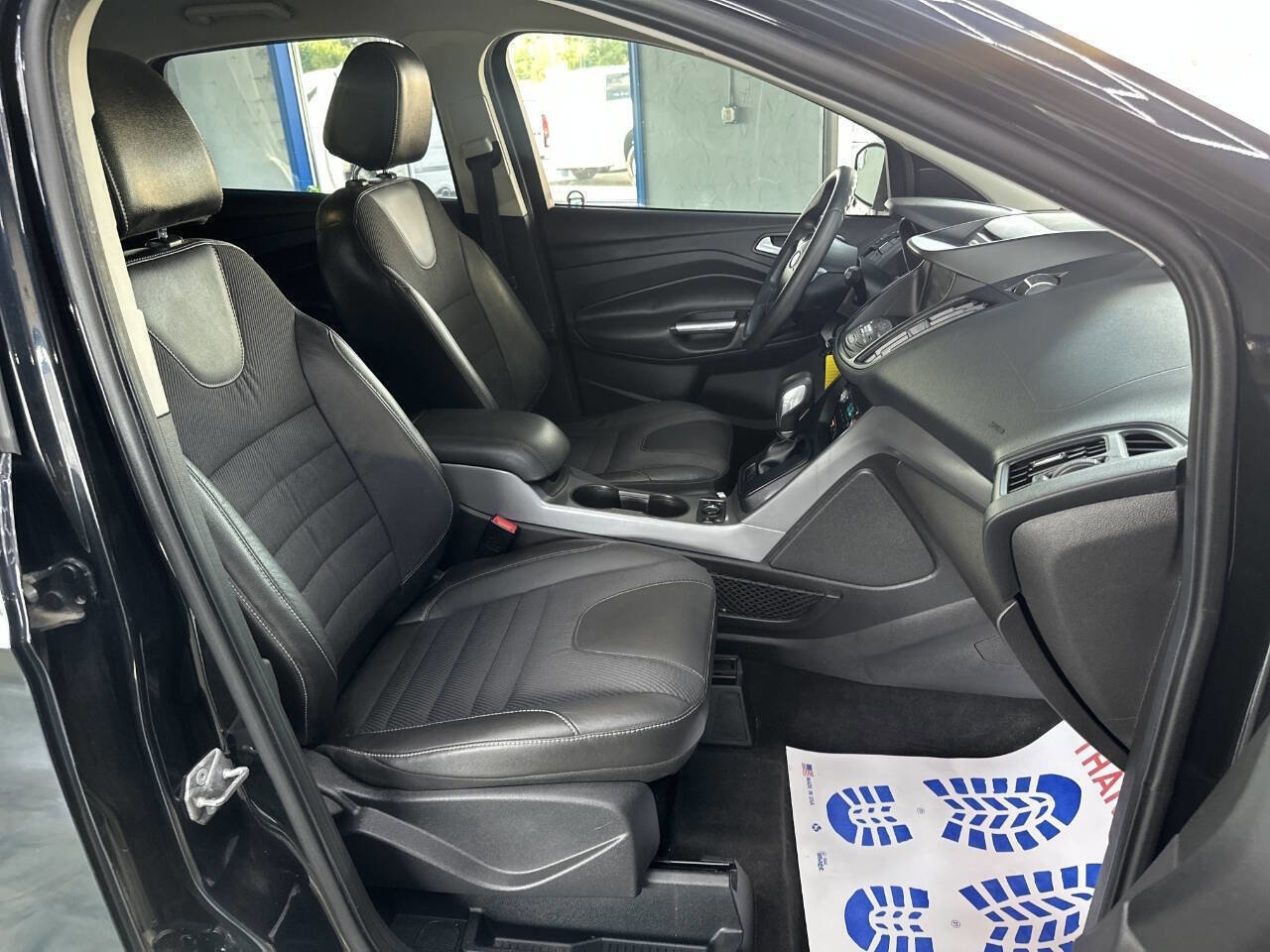 Used 2015 Ford Escape SE w/ SE Chrome Package image 21