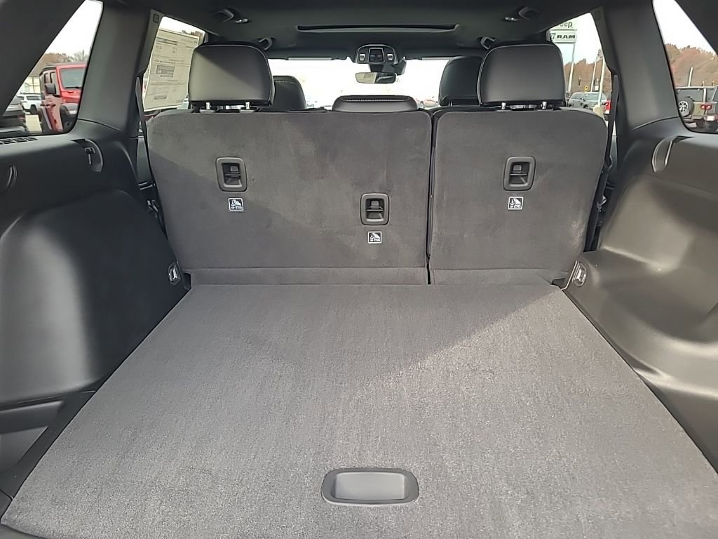 New 2025 Jeep Grand Cherokee Altitude AWD/4WD image 26