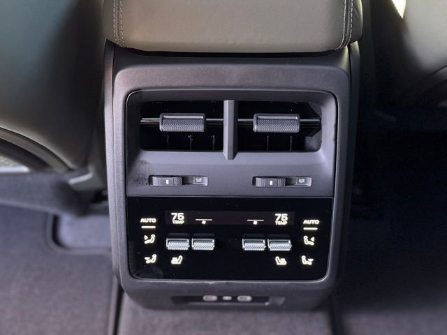 New 2025 Porsche Macan 4 Electric image 32