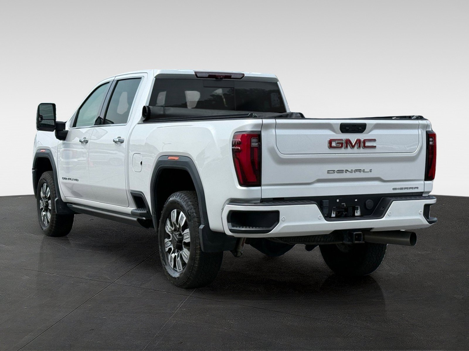 Used 2024 GMC Sierra 3500 Denali w/ Denali Reserve Package AWD/4WD image 7