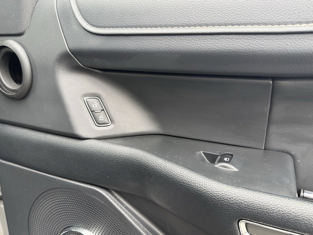 Used 2024 Ford Expedition XLT image 15