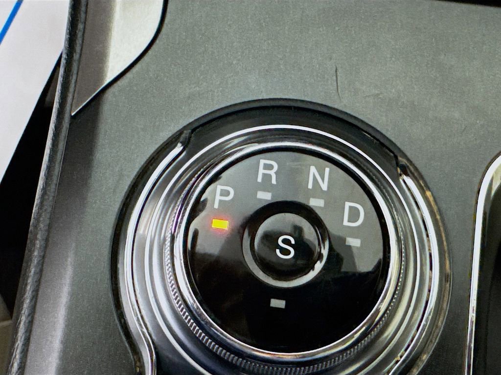 Used 2017 Ford Fusion SE FWD image 20