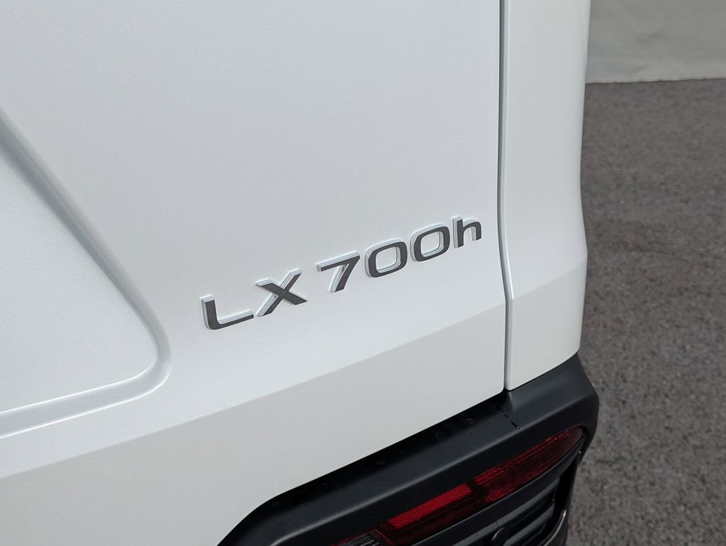 New 2025 Lexus LX 700h Luxury image 19