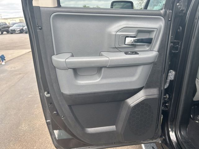 Used 2017 RAM 1500 Classic SLT w/ SLT Plus D￩cor Group AWD/4WD image 31