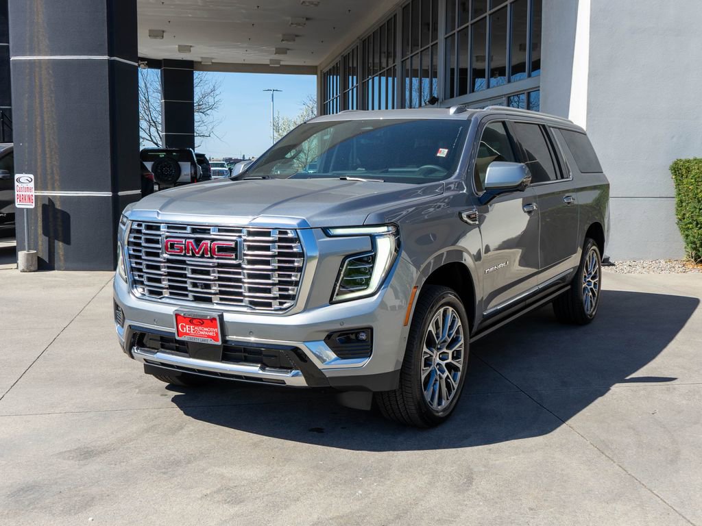 New 2026 GMC Yukon XL Denali w/ Denali Reserve Package image 3