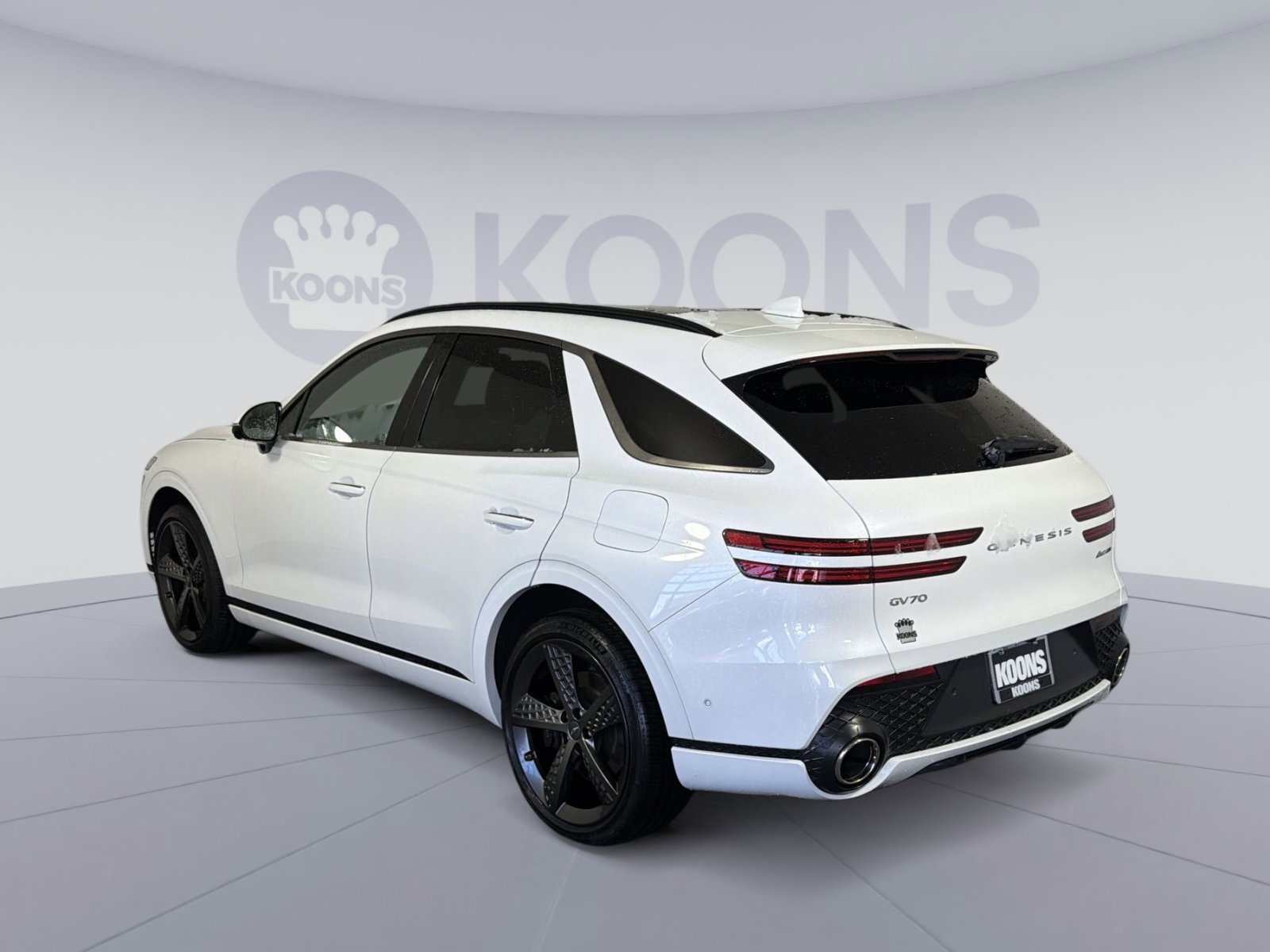 Used 2023 Genesis GV70 3.5T Sport w/ Sport Prestige Package image 4