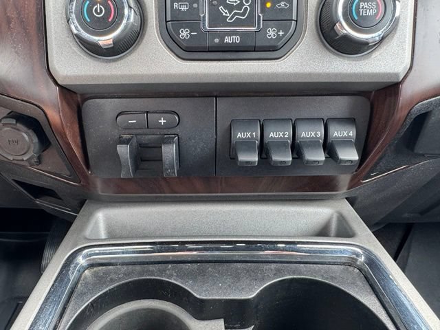 Used 2015 Ford F350 Lariat w/ Lariat Ultimate Package AWD/4WD image 32