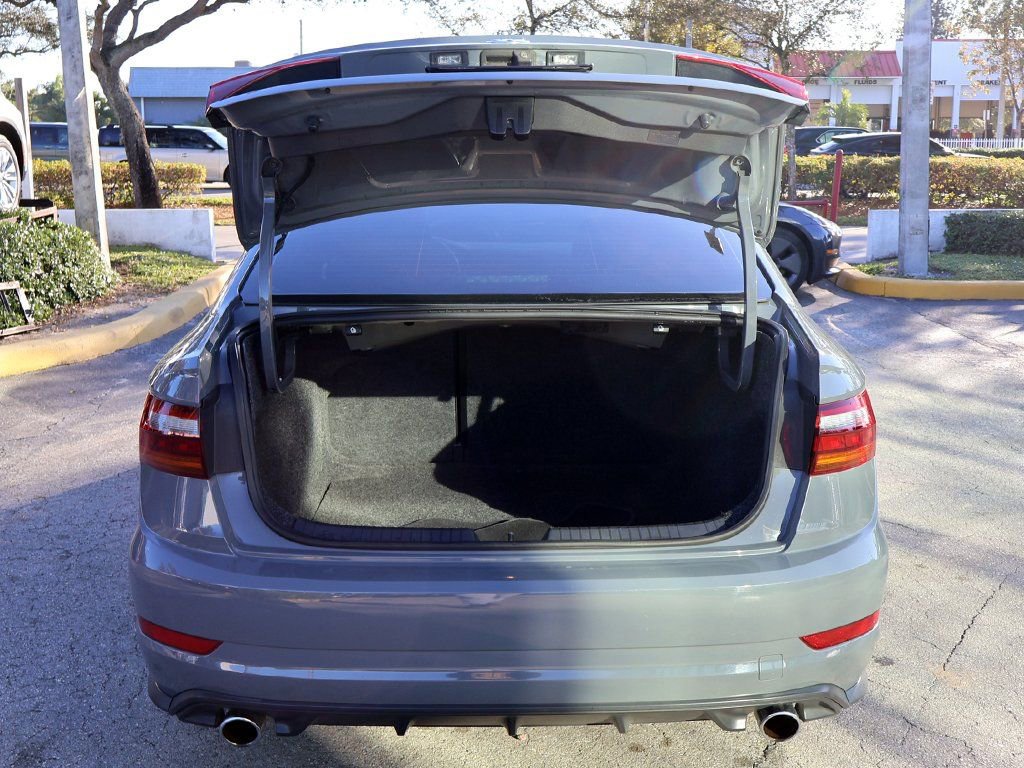 Used 2019 Volkswagen Jetta GLI image 17
