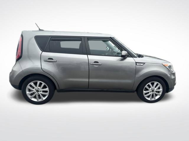 Used 2017 Kia Soul + FWD image 6