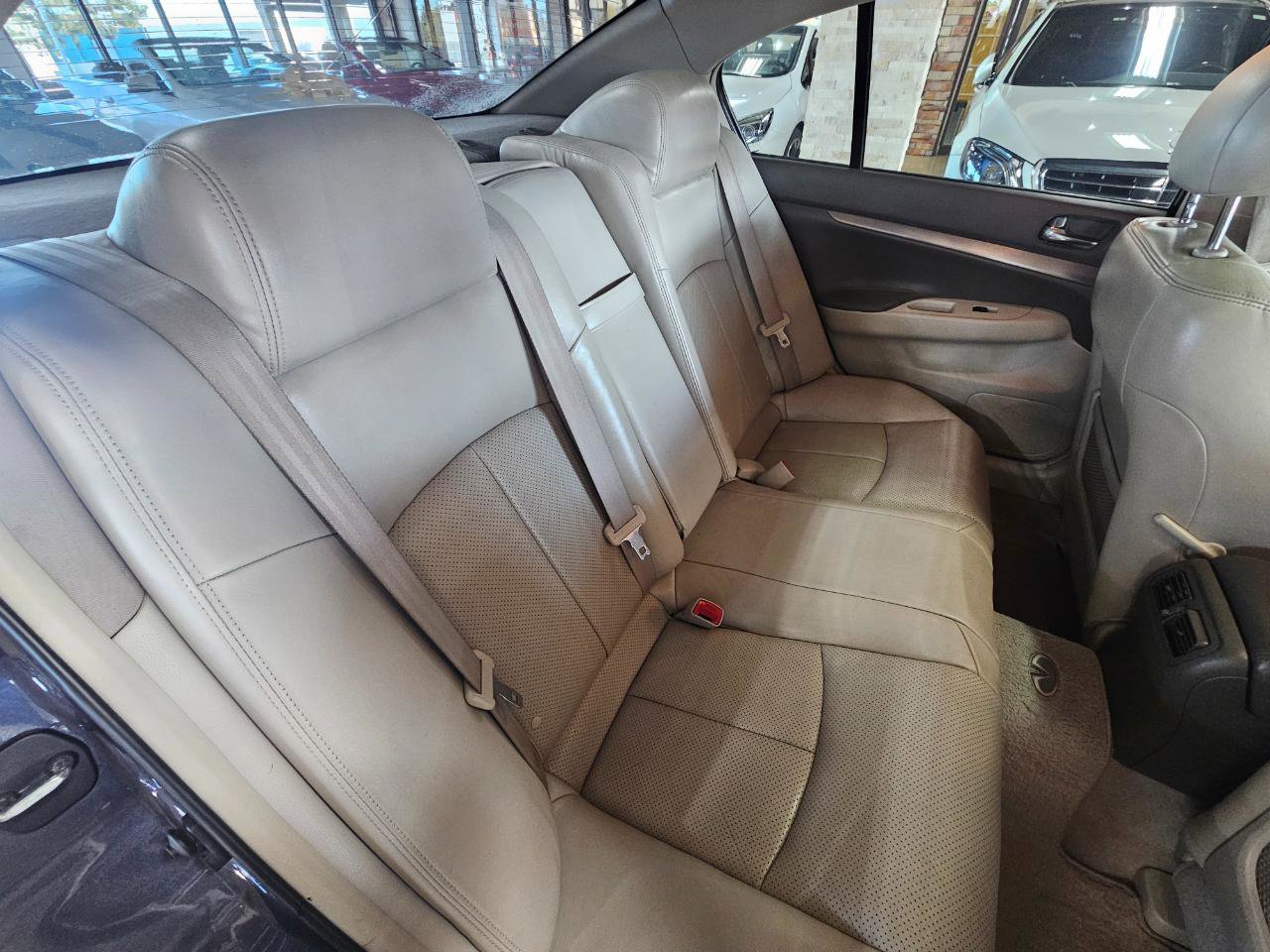 Used 2010 INFINITI G37 Journey w/ Premium Pkg image 14